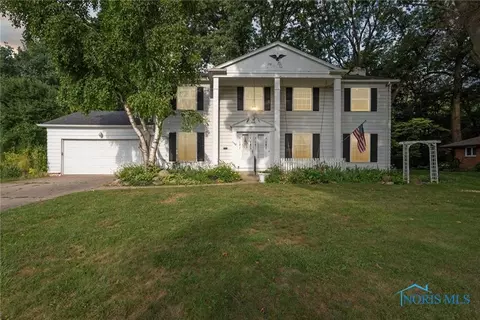 1302 E Beverly Hills Dr, Toledo, OH 43614