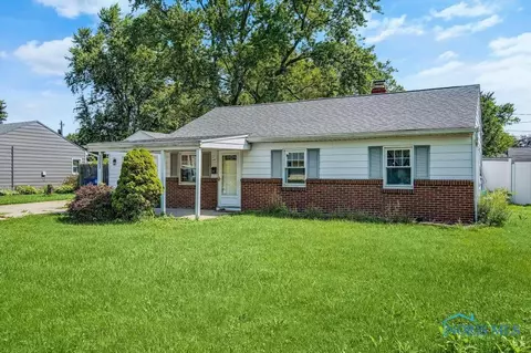 3253 Radford Dr, Toledo, OH 43614