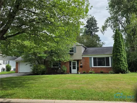 3651 Treelawn Dr, Toledo, OH 43614