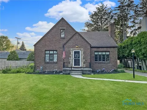 3740 Mapleway Dr, Toledo, OH 43614