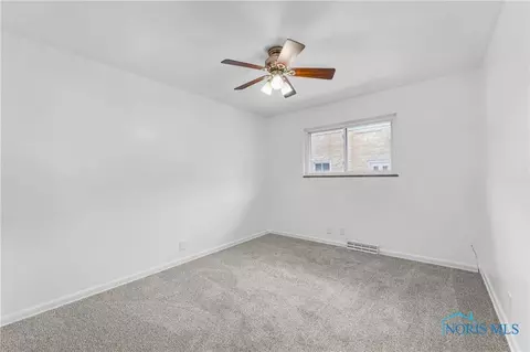 2831 E Glenn St, Toledo, OH 43613 photo 17