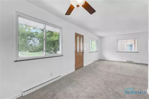 2831 E Glenn St, Toledo, OH 43613 photo 5