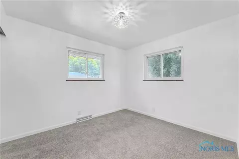 2831 E Glenn St, Toledo, OH 43613 photo 18