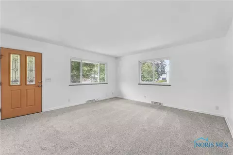 2831 E Glenn St, Toledo, OH 43613 photo 7