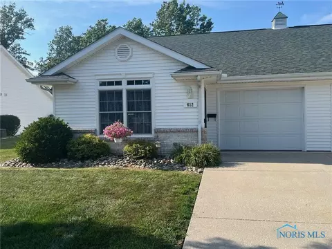 612 Briarheath Dr, Defiance, OH 43512