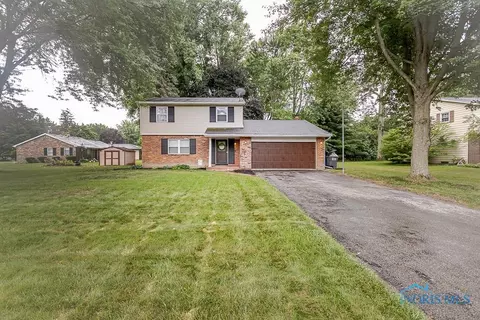 5743 Pinecroft Dr, Toledo, OH 43615