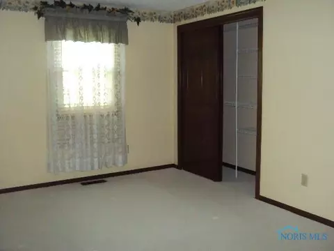 217 Lakeview Dr, Bryan, OH 43506 photo 9