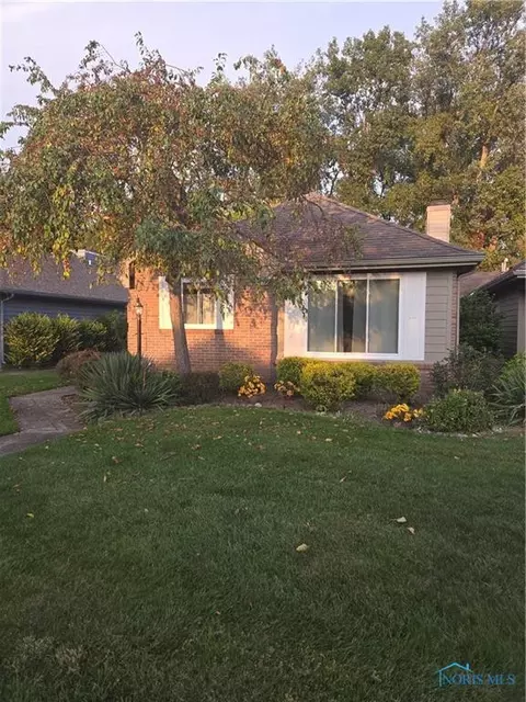 2412 Mckivett Dr #2412, Toledo, OH 43615