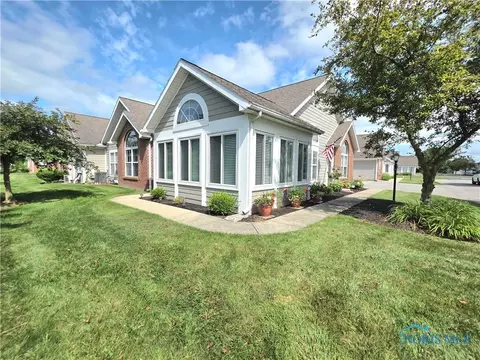 7751 Greenville Unit 9 Xing #9-7751, Waterville, OH 43566