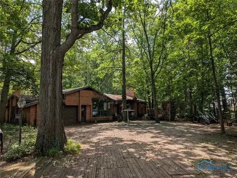 302 Hawthorn Dr, Archbold, OH 43502