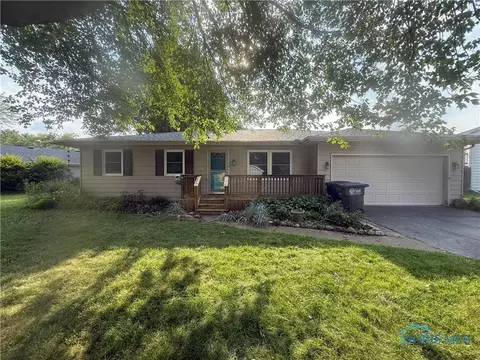 2148 Laurel Valley Dr, Toledo, OH 43614
