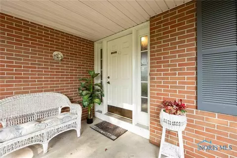 11218 Sunset Dr, Ottawa, OH 45875 photo 3