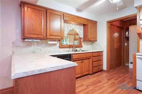 11218 Sunset Dr, Ottawa, OH 45875 photo 5