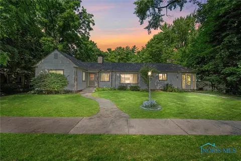 22 S River Rd, Waterville, OH 43566