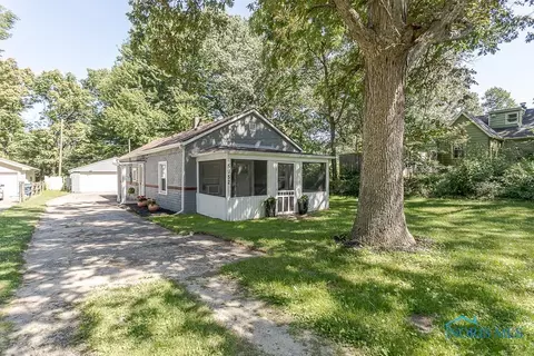 5952 Rega Dr, Toledo, OH 43623