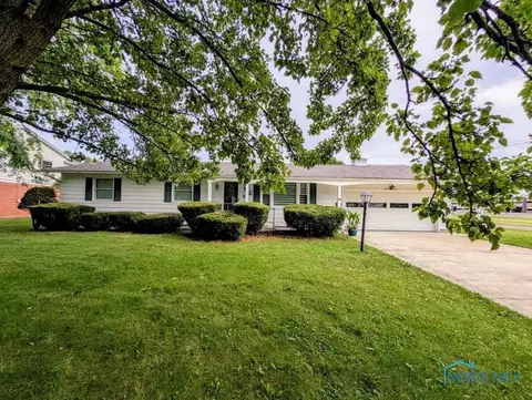 123 E 10th St, Port Clinton, OH 43452