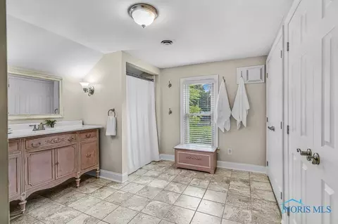 325 E Dudley St, Maumee, OH 43537 photo 28