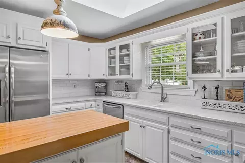 325 E Dudley St, Maumee, OH 43537 photo 16