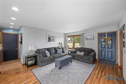 5504 Brown Rd, Oregon, OH 43616 photo 5