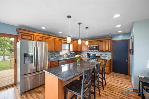 5504 Brown Rd, Oregon, OH 43616 photo 7