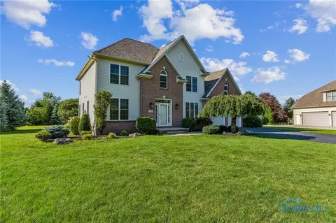 7135 Rolling Meadow Ln, Maumee, OH 43537