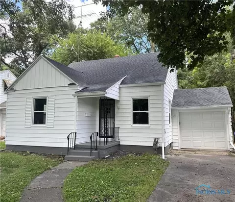 2126 Marlow Rd, Toledo, OH 43613