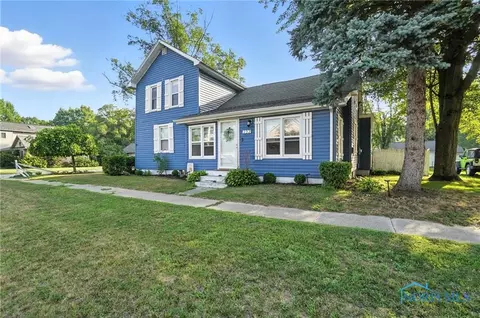 232 Lincoln Ave, Swanton, OH 43558