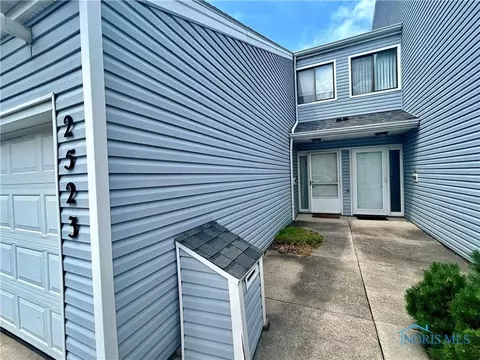 2523 W Village Dr #2523, Toledo, OH 43614