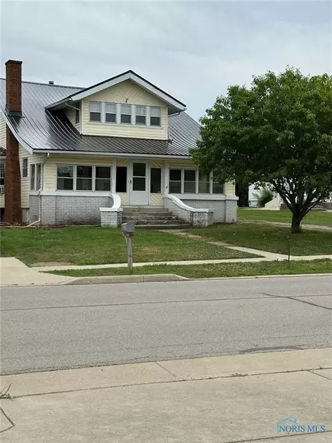 305 1st St, Pioneer, OH 43554