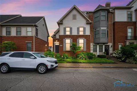 5162 Bostwick Rd, Perrysburg, OH 43551