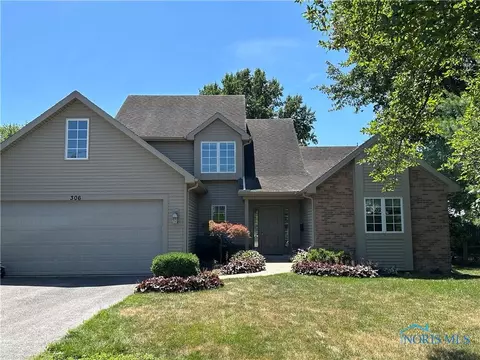 306 Brookside Dr, Swanton, OH 43558