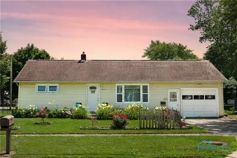 832 E Wilson St, Bryan, OH 43506