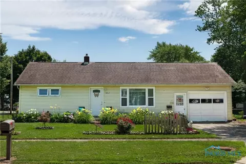 832 E Wilson St, Bryan, OH 43506 photo 3