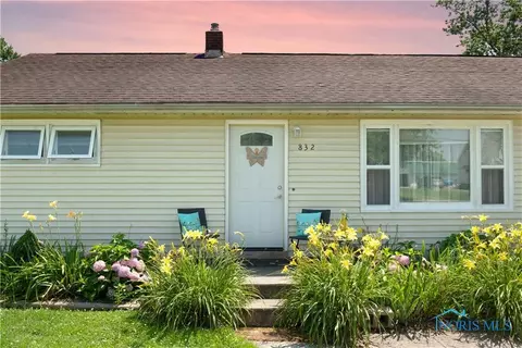 832 E Wilson St, Bryan, OH 43506 photo 2