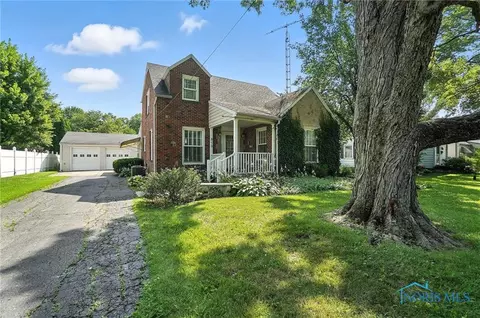 819 Walnut St, Perrysburg, OH 43551
