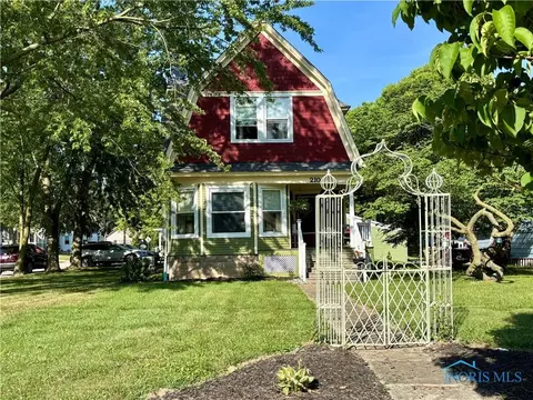 210 N Main St, Antwerp, OH 45813