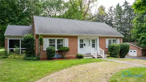435 Front St, Upper Sandusky, OH 43351 photo 2