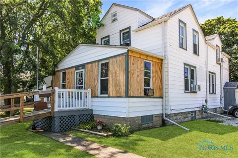 1120 S Lake St, Gypsum, OH 43433