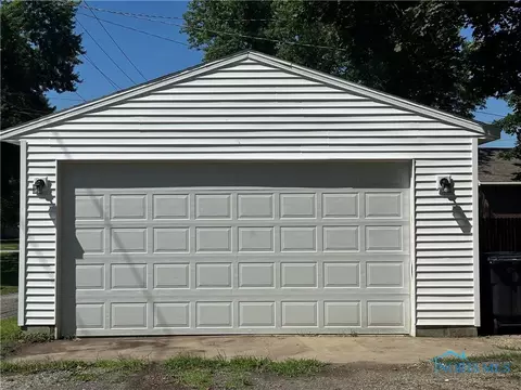 222 E Bigelow St, Upper Sandusky, OH 43351 photo 3