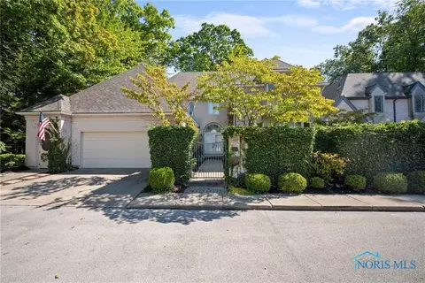 25 Exmoor, Ottawa Hills, OH 43615