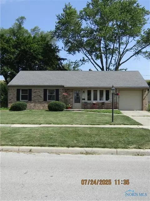 1733 N Parkway Dr, Maumee, OH 43537