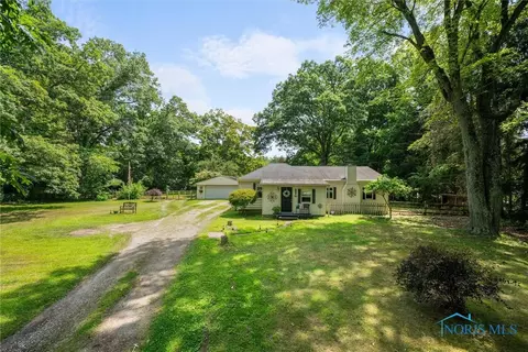 3895 S Eber Rd, Monclova, OH 43542 photo 1