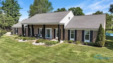 16052 424 County Rd, Napoleon, OH 43545