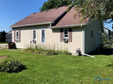 352 E 5th St, Elmore, OH 43416 photo 4