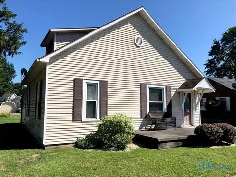 352 E 5th St, Elmore, OH 43416 photo 2