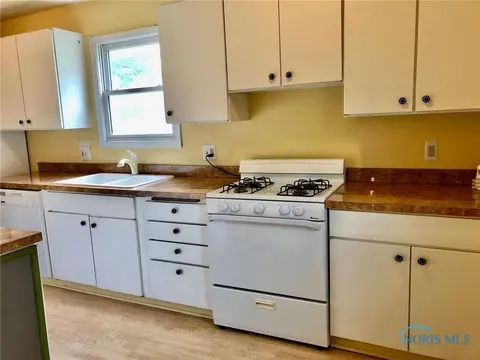 352 E 5th St, Elmore, OH 43416 photo 17