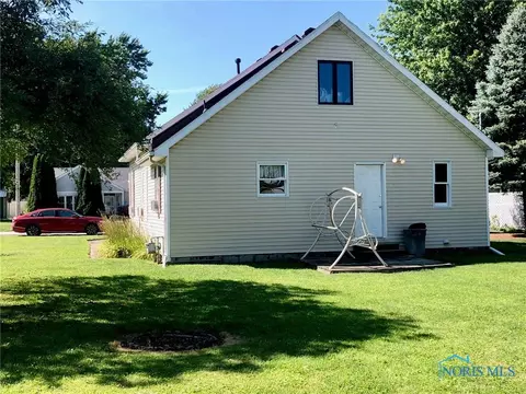 352 E 5th St, Elmore, OH 43416 photo 5