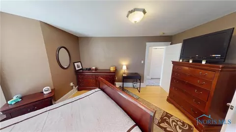 229 White St, Clyde, OH 43410 photo 32
