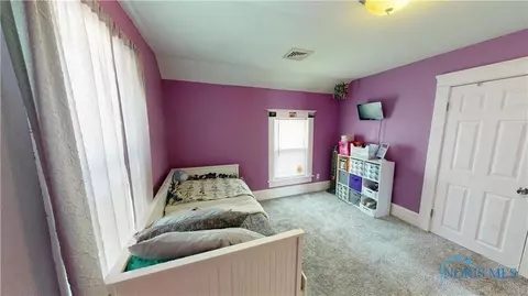 229 White St, Clyde, OH 43410 photo 25