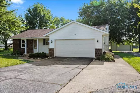 815 N Brokate Rd, Port Clinton, OH 43452